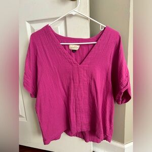 Universal Threads top